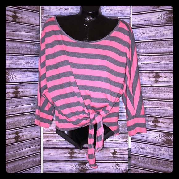 Xhilaration Tops - 🌴XHILARATION-XL-CORAL&GRAY STRIPED-CROPPED-TIEUP
